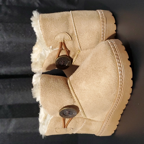 Little Girl's Winter Faux Fur Lightweight Boots - Picture 4 of 14